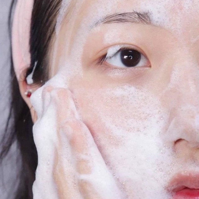 SỮA RỬA MẶT MAKE PREM SAFR ME RELIEF MOISTURE CLEANSING FOAM