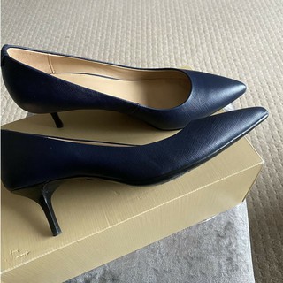 Giày Michael Kors Flex Kitten Pump Saffiano Admiral