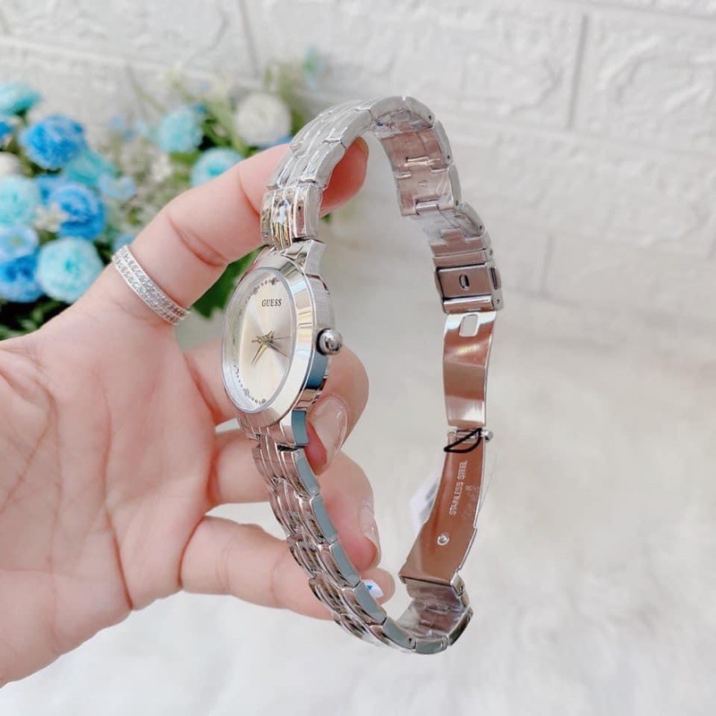 Đồng hồ nữ Guess màu bạc
