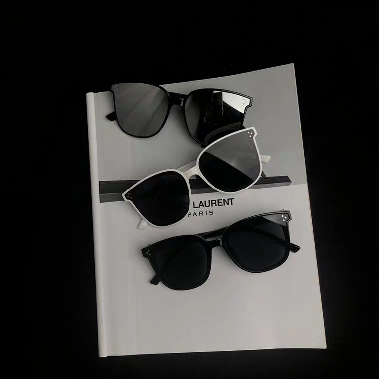 Kính màu thời trang