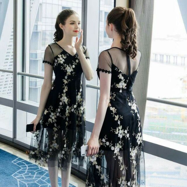 Đầm xòe phối lưới hoa