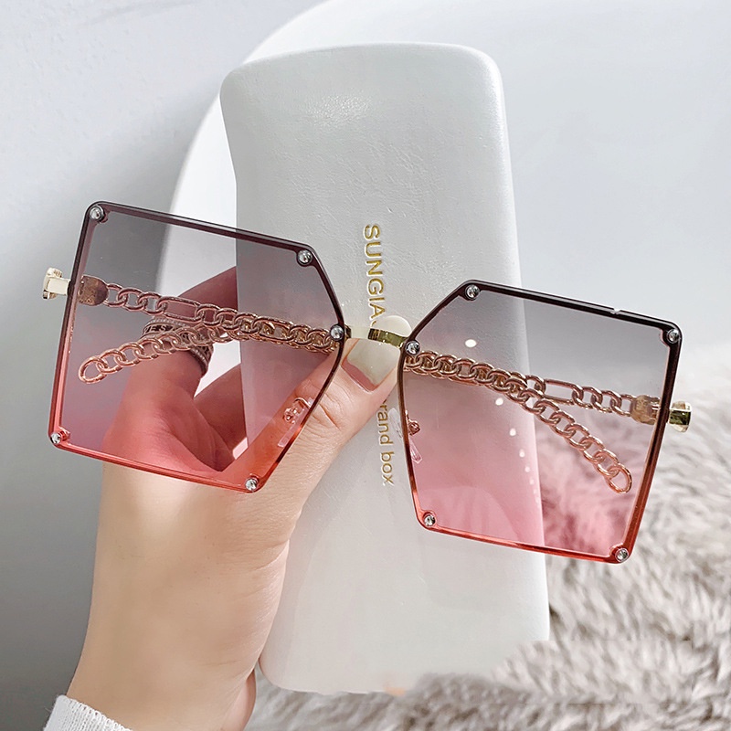 Kính Mát Gọng Lớn Đính Đinh Tán Phong Cách Âu Mỹ Thời Trang Cho Nữ