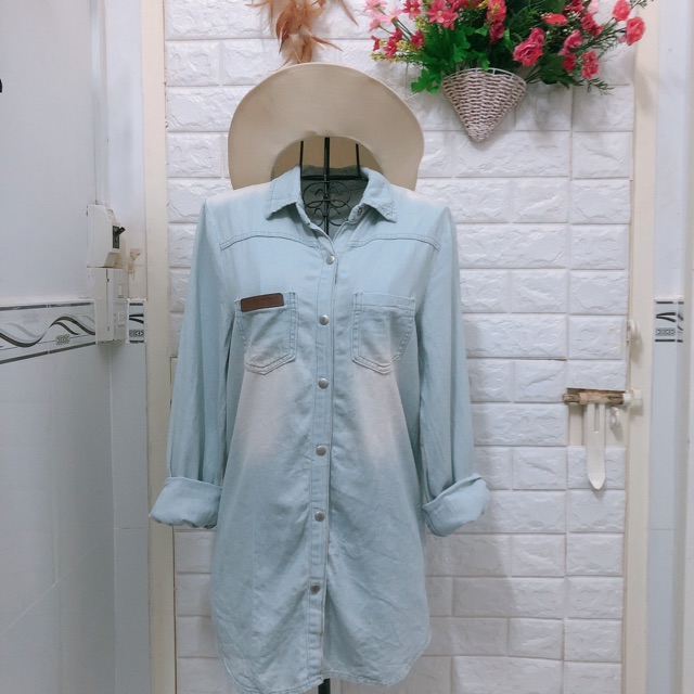 Sơ mi denim túi da nút bấm Korea 65 kg