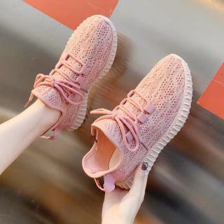 Combo Giầy thể thao nữ và 2 váy ngủ