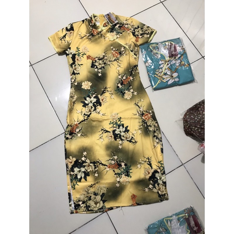 SƯỜN XÁM IN HOA TÔN DÁNG XIN XÒ HC10110