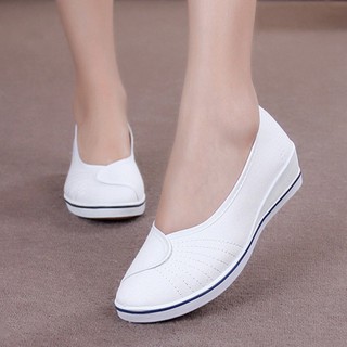 Giày lười nữ màu trắng