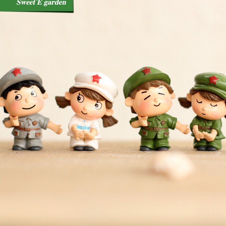 Charm (C92) slime/ Dụng Cụ Charm Trang Trí Mô Hình 1 Cặp Hình Thanh Niên Xung Phong (2.9x3.8 cm)