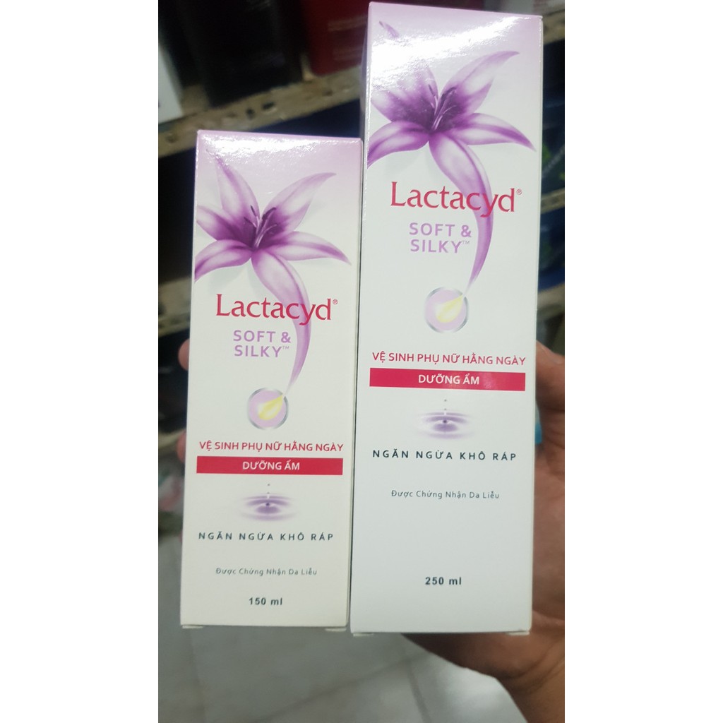 dung dịch vệ sinh Lactacyd Soft &amp; Silky