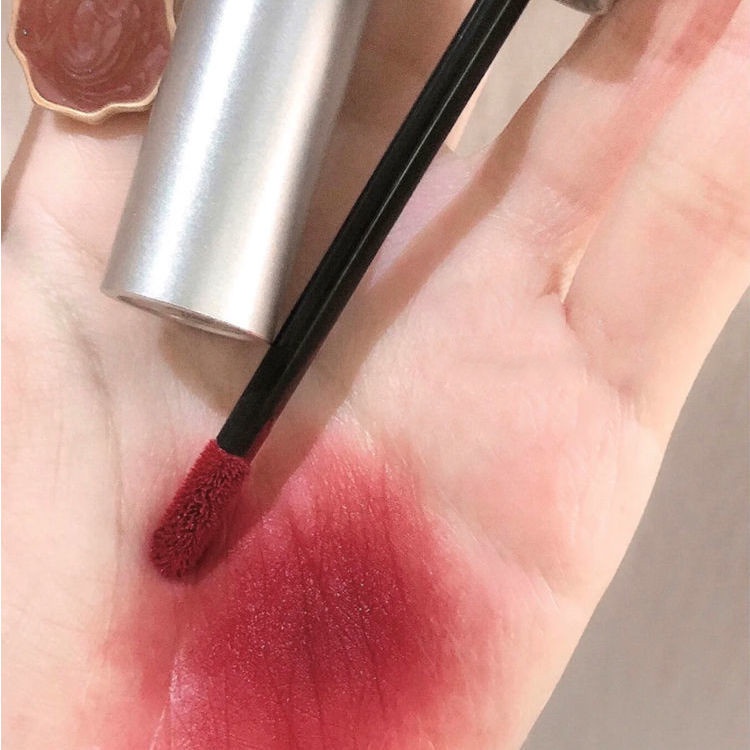Ống bạc Matte Lip Glaze Velvet Lip Mud Son môi Cốc chống dính Nâng cao tông màu da