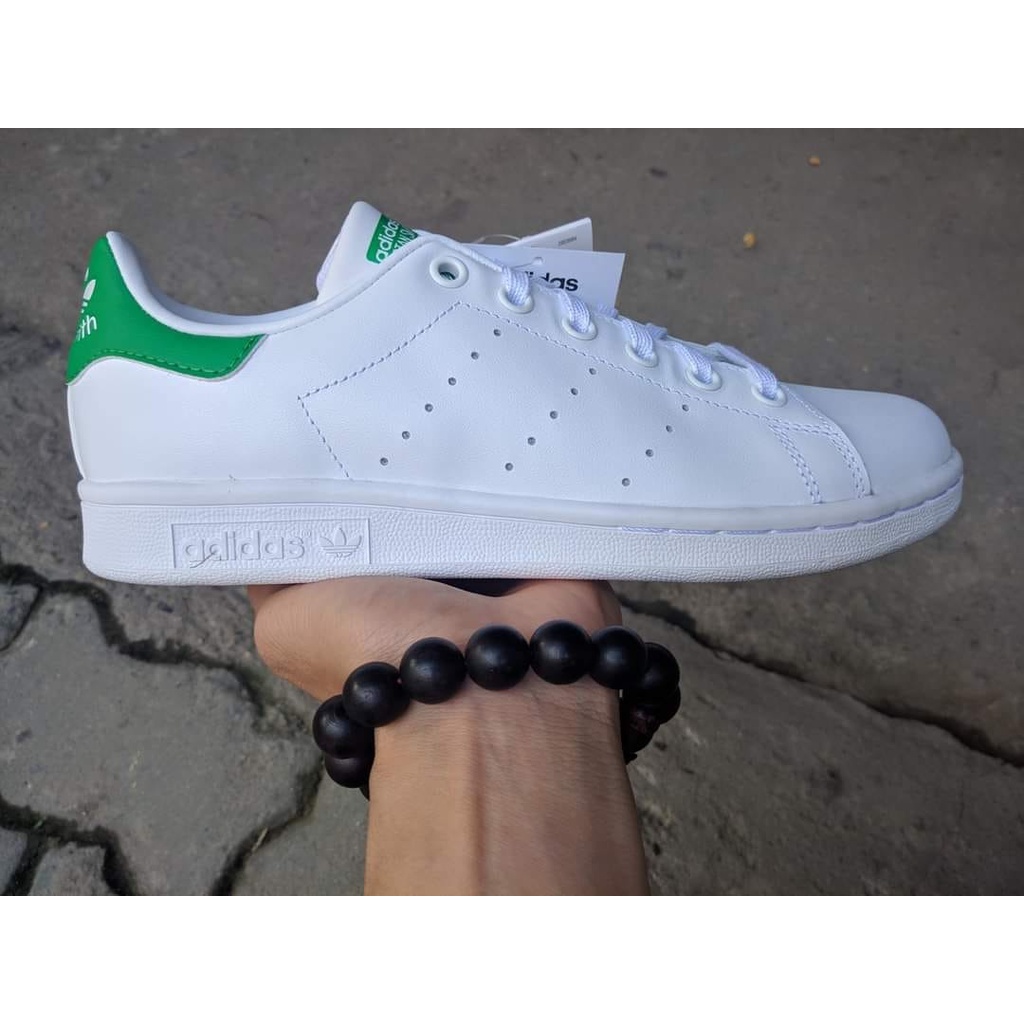 Giầy sneaker Adidas stansmith