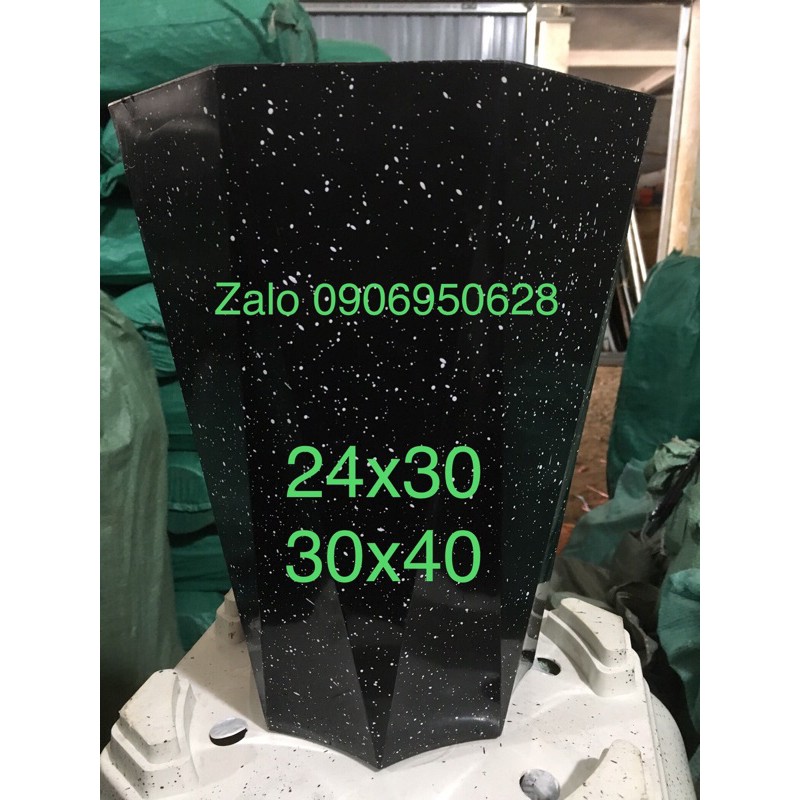 Chậu nhựa kim cương giả đá đen có 2 size