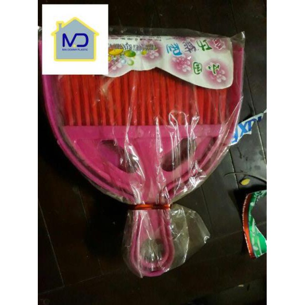 Bộ chổi quét và hót rác mini