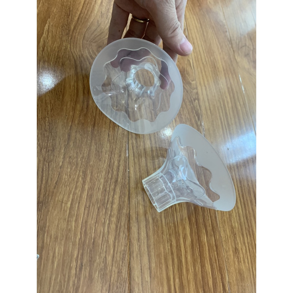 Phụ kiện máy hút sữa Hichito - Cặp phễu massage silicon