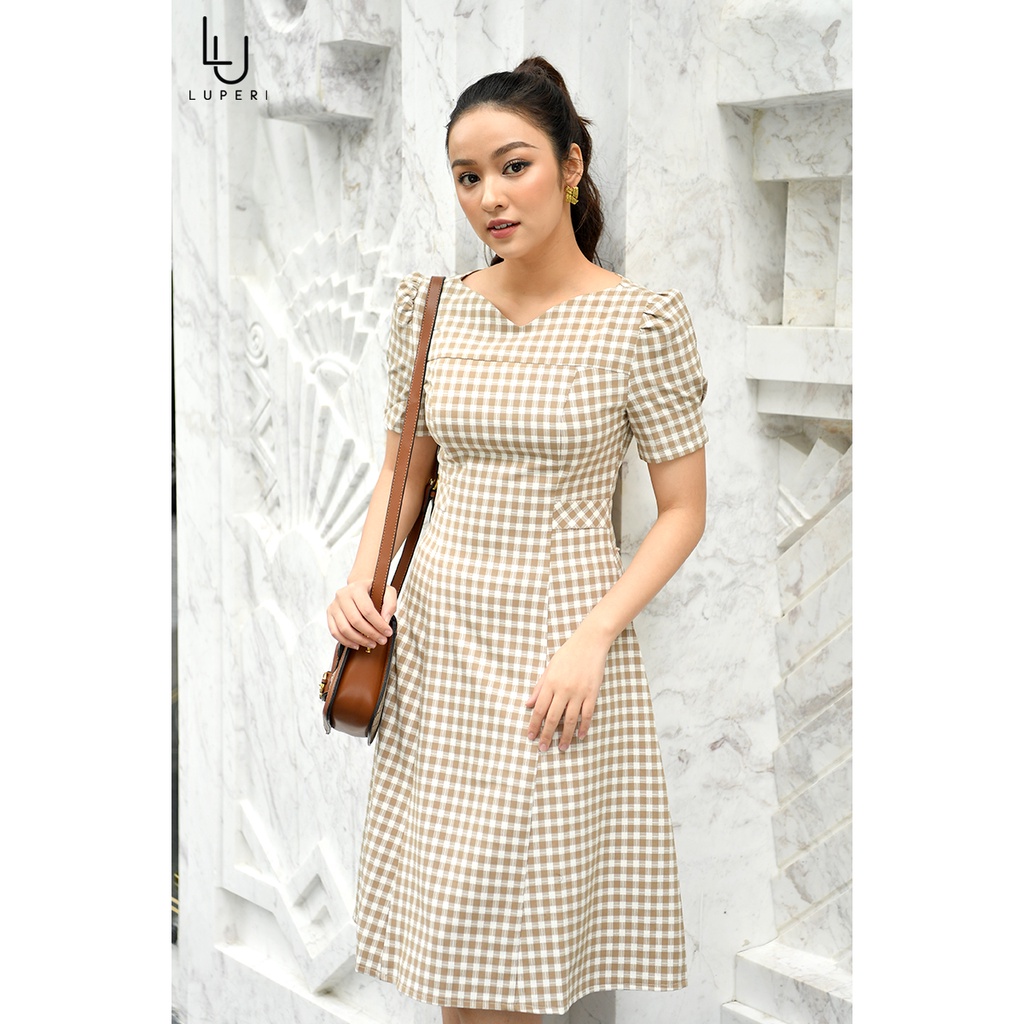 Váy Công Sở Thiết Kế Cao Cấp LUPERI Dáng Ôm Xòe Nhẹ, Cổ Chữ V, Chất Kẻ Hàn Co Giãn LFV3257