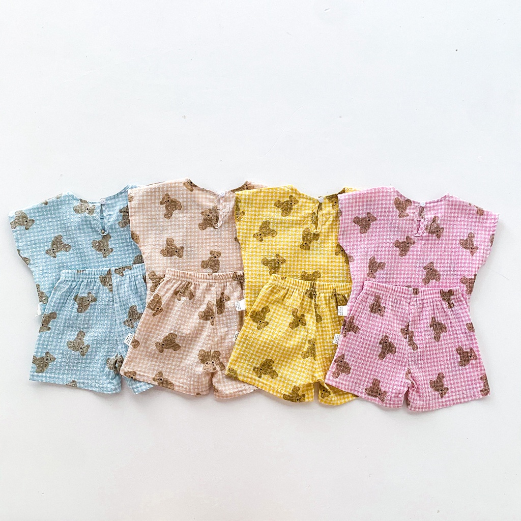 Bộ đồ 2 món với áo thun in họa tiết gấu và quần ngắn thời trang mùa hè dành cho trẻ em