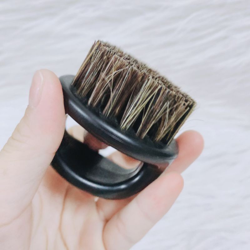 Chổi phủi barber thiết kế chiếc nhẫn