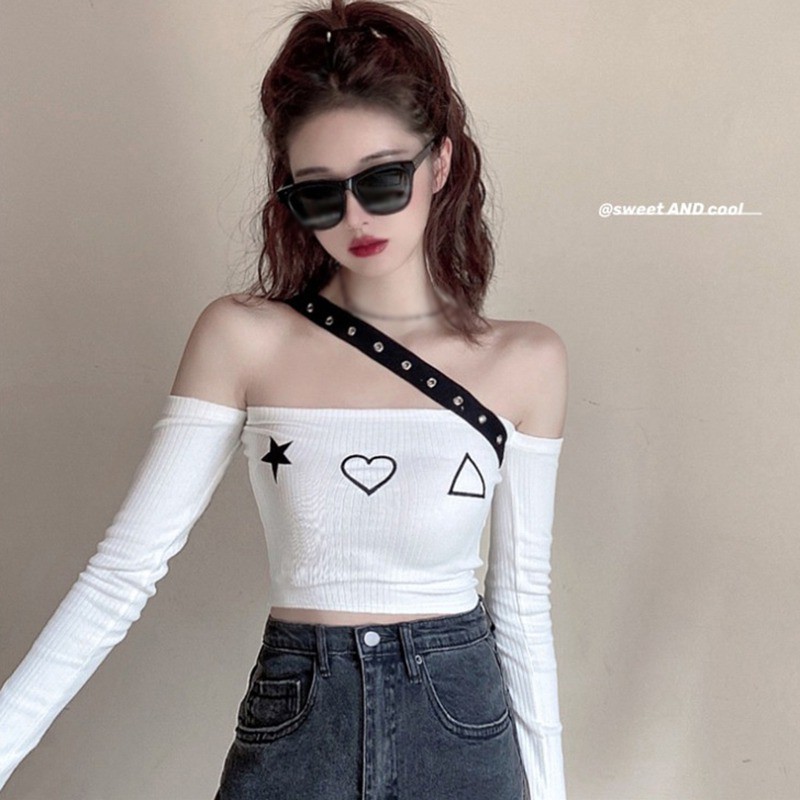Áo Croptop Trễ Vai Tay Dài Hoạ Tiết Hình Trái Tim Thiết Kế Quyến Rũ