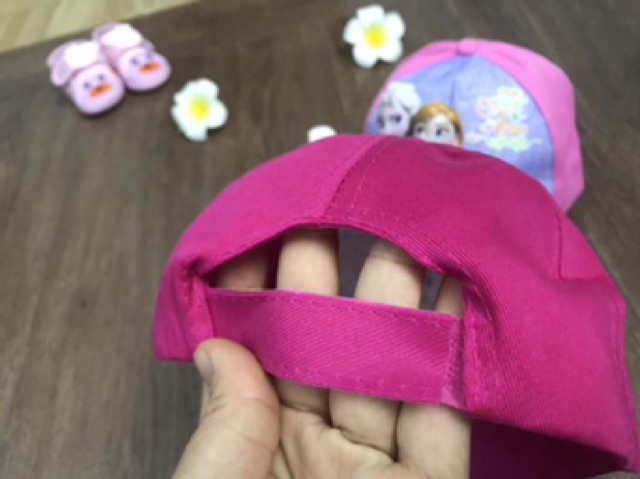 Mũ lưỡi trai hình Elsa cho bé gái
