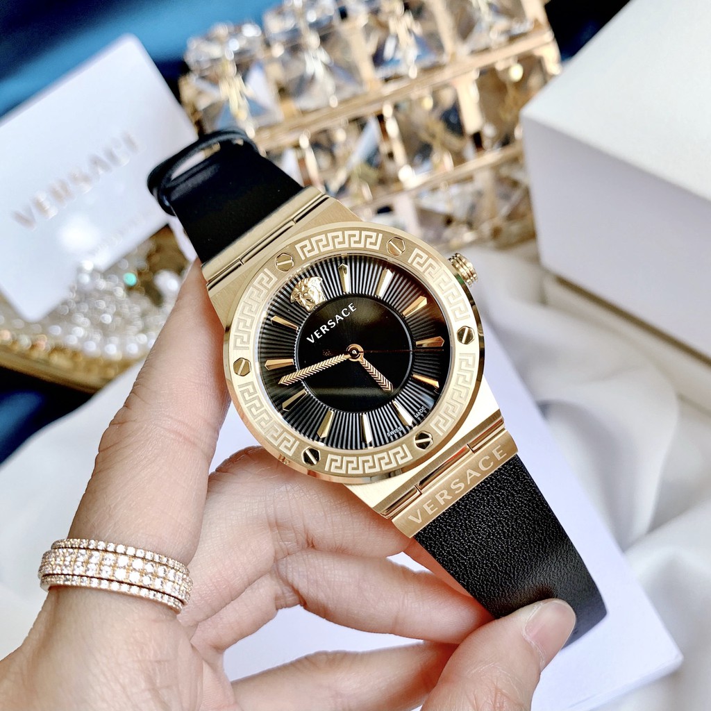 Đồng hồ nữ chính hãng Versace Greca Logo - Máy Quartz pin Thụy Sĩ - Kính Sapphire - Dây da đen