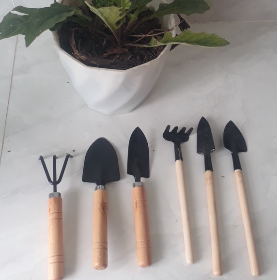 Bộ 3 dụng cụ làm vườn cán gỗ, lưỡi thép, trồng cây, xới đất, trộn phân, làm cỏ - Gồm Xẻng, Cảo, Chĩa