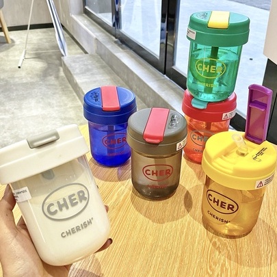 Bình Nước Nhựa 300ML Chống Rơi Có Ống Hút Thiết Kế Dễ Thương Cho Bé