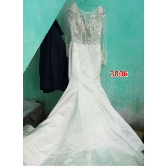 Thanh lý váy cưới đuôi cá