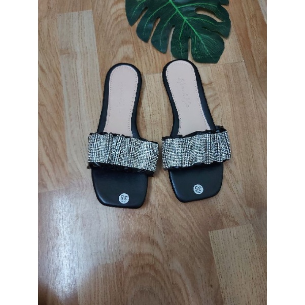 Dép nhún gắn đá