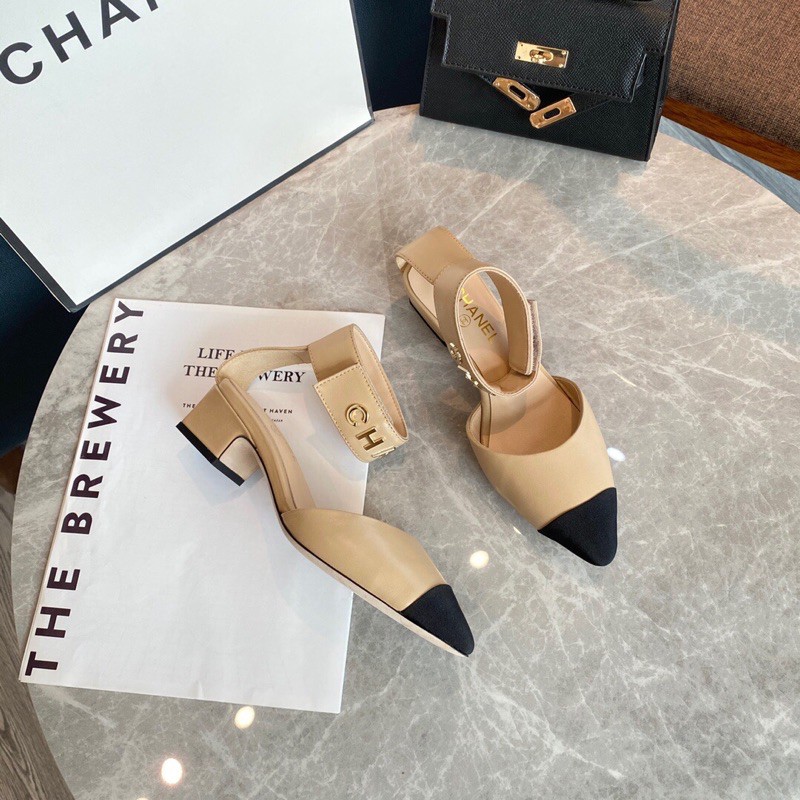 giày cao gót mũi nhọn đế 5cm dây quai khoá đính logo chữ 𝘾𝙝𝙖𝙣𝙚𝙡 CN 𝘾𝙝𝙖𝙣𝙚𝙡 cao cấp