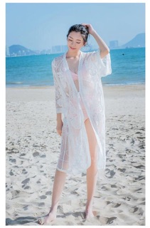 Áo khoác lưới bướm trắng