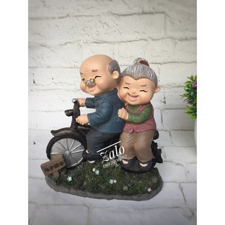 Tượng ông bà đi xe đạp  dễ thương_ Housedealshop
