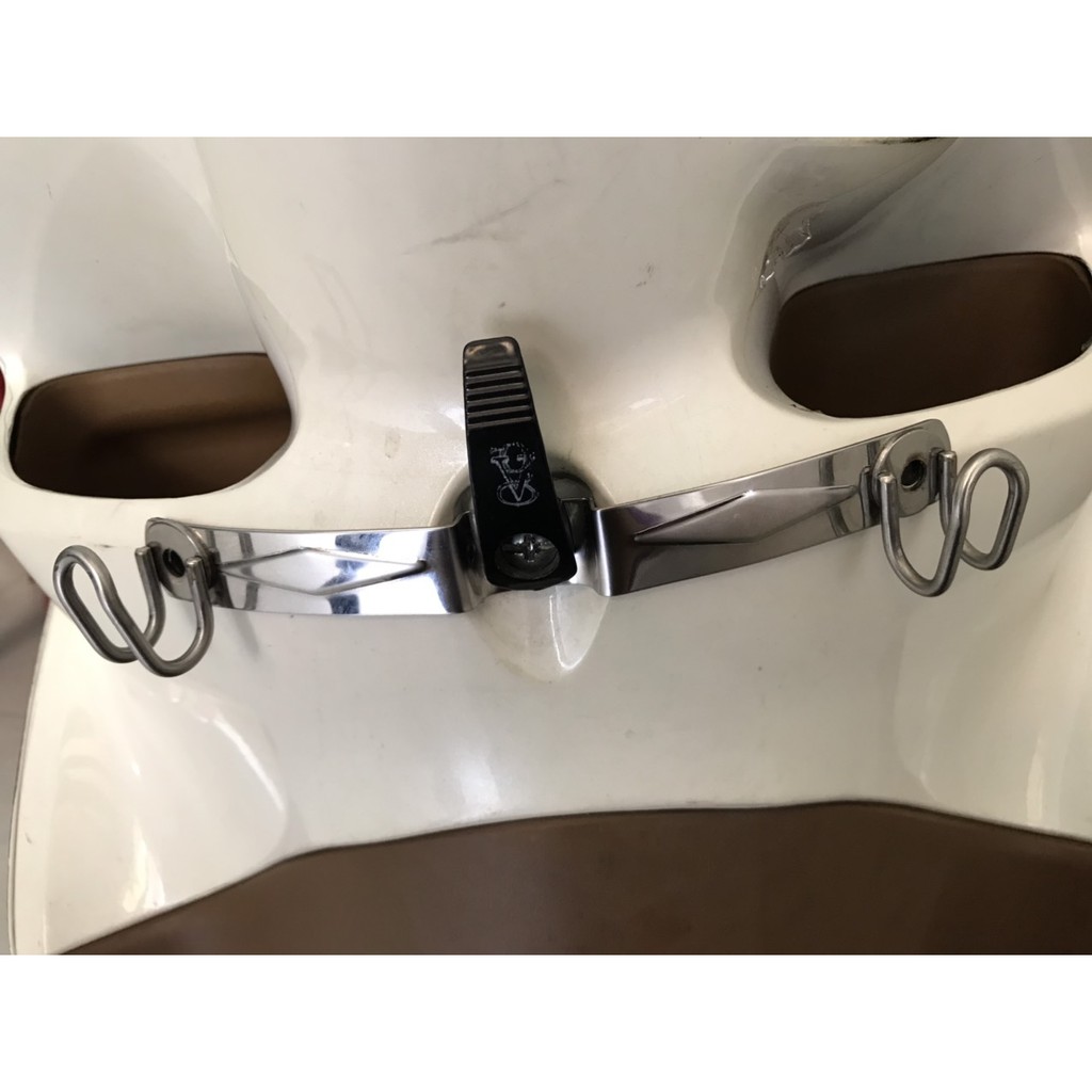 Móc treo đồ xe Vision