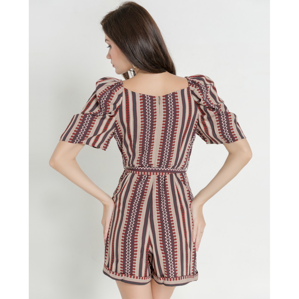 Jumpsuits ngắn kẻ sọc cổ V chéo cột nơ - 10905391 J-P Fashion