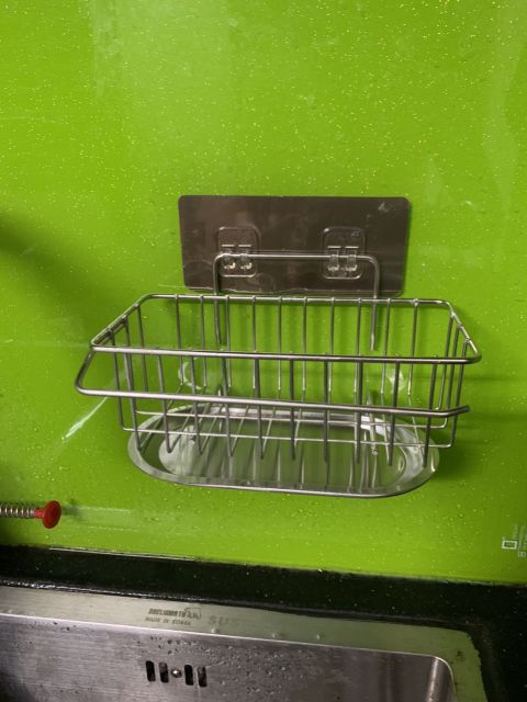 Kệ/giỏ đựng miếng rửa chén bát inox dán tường Siêu Chắc, có khay hứng nước.