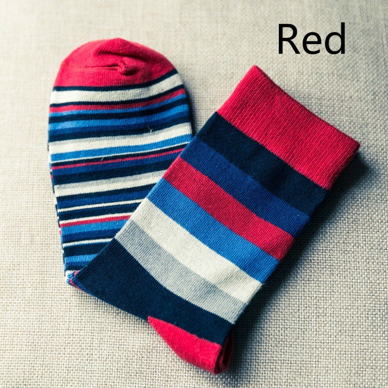 Đôi tất cotton họa tiết kẻ sọc nhiều màu trẻ trung cho nữ
