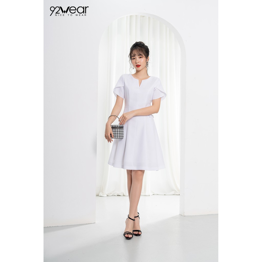Đầm công sở dáng xòe cổ xẻ chữ V DEW0729 92WEAR | BigBuy360 - bigbuy360.vn