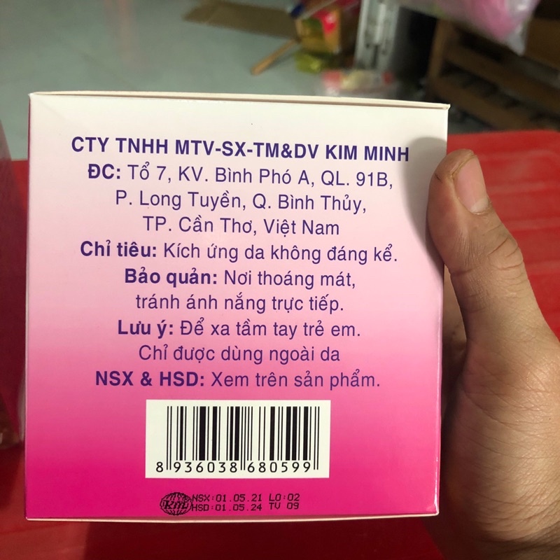 Kem Dưỡng Trắng Da  Chống Nắng LeeYoung Cô Gái Tóc Xù 100g ( định lượng 92 g)
