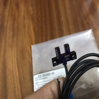 Cảm biến quang EE-SX950-W