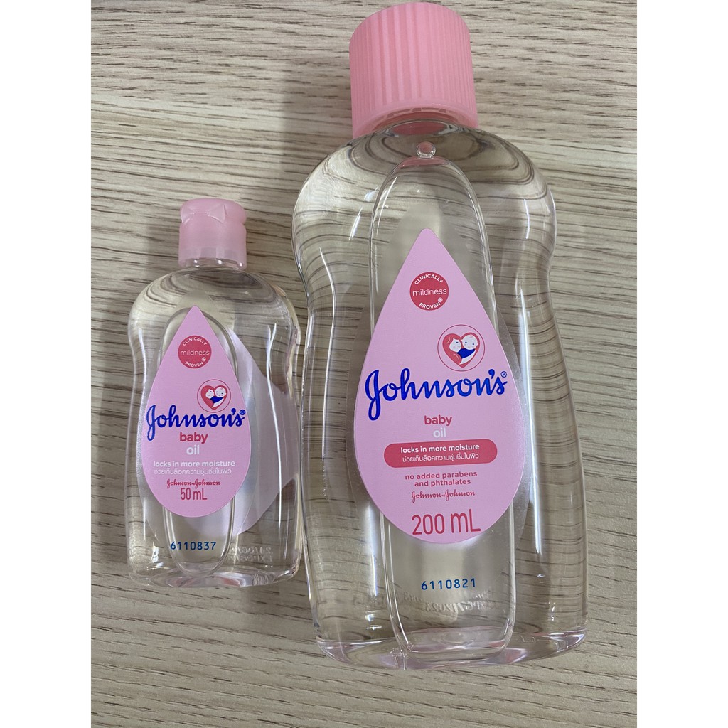 Dầu masage và dưỡng ẩm Johnson Baby Oil 50ml và 200ml