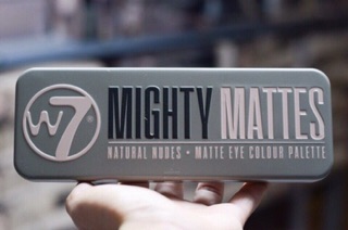 Phấn mắt 12 màu W7 Colour Me Buff 15.6g