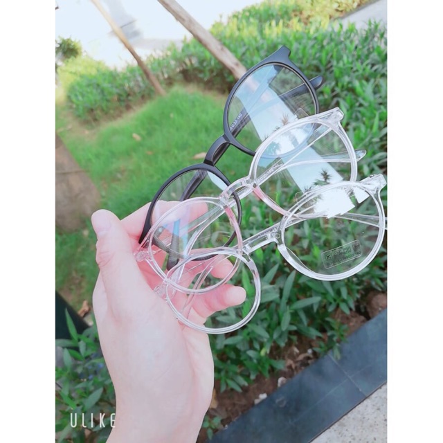 Kính mắt mèo xinh