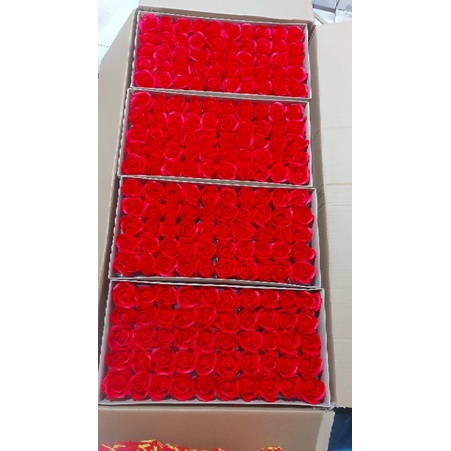 HOA SÁP .HỘP GỒM 50 ĐẦU BÔNG HOA HỒNG SÁP THƠM VĨNH CỬU .