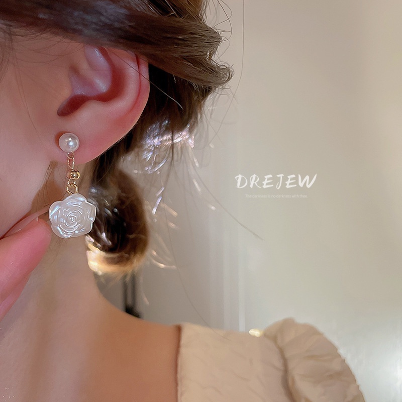 DREJEW Khuyên tai mạ bạc hình hoa trà đính ngọc trai phong cách mori Hàn Quốc dễ phối đồ