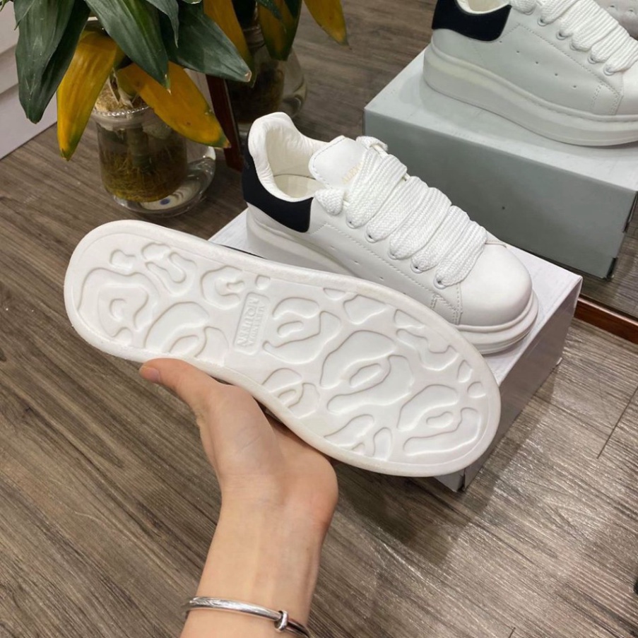 Giày thể thao nam nữ sneaker, giày MCQ da lộn độn đế 3cm màu trắng gót đen Hot Trend full bill box D1 FREESHIP | BigBuy360 - bigbuy360.vn