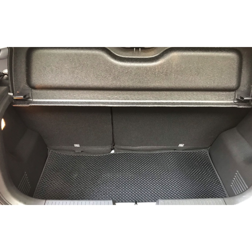 Thảm Lót Sàn Ô Tô KATA Cao Cấp Cho Xe Suzuki Swift  - Không mùi, Không ẩm mốc, Dễ dàng vệ sinh