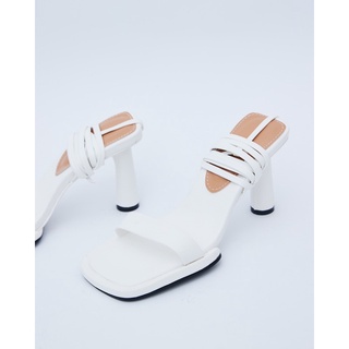 2111 - AUBREY STRING SANDAL