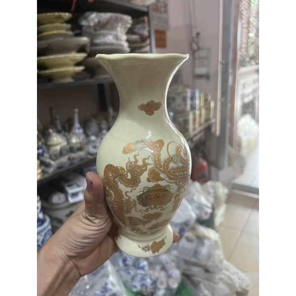 Lọ hoa thờ màu vàng kim