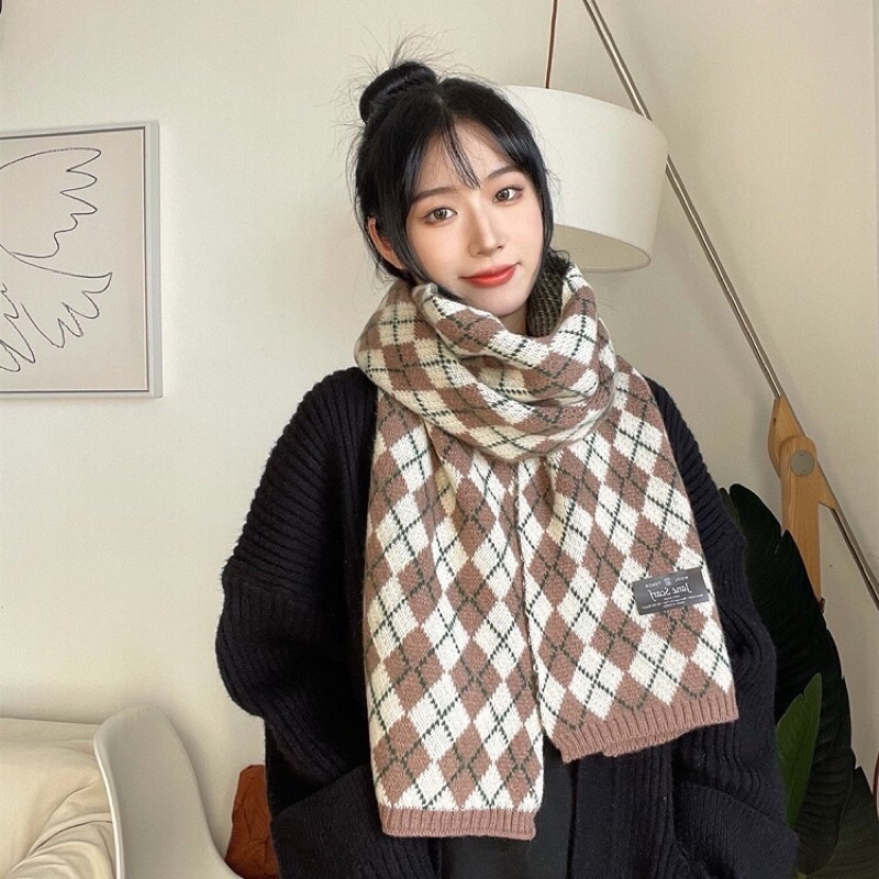 Khăn len choàng cổ hình quả trám kẻ cực xinh Kh05