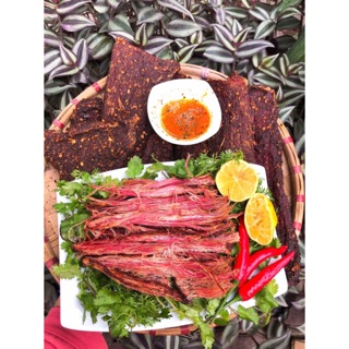 ĐẶC SẢN TÂY BẮC: THỊT TRÂU GÁC BẾP - 1KG (tặng kèm chẩm chéo)