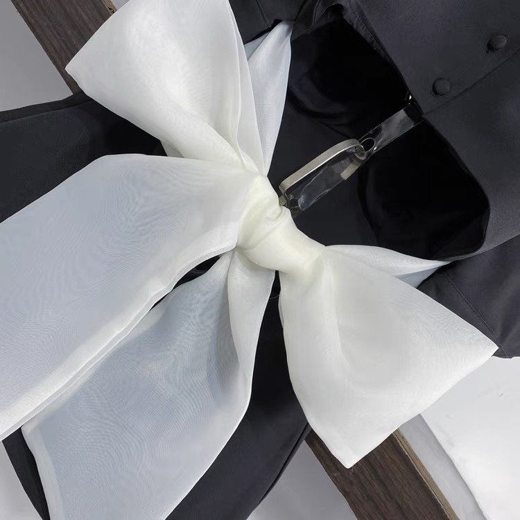 Set áo đen tay phồng kèm quần trắng HB thiết kế phối nơ màu trắng phía sau lưng S063