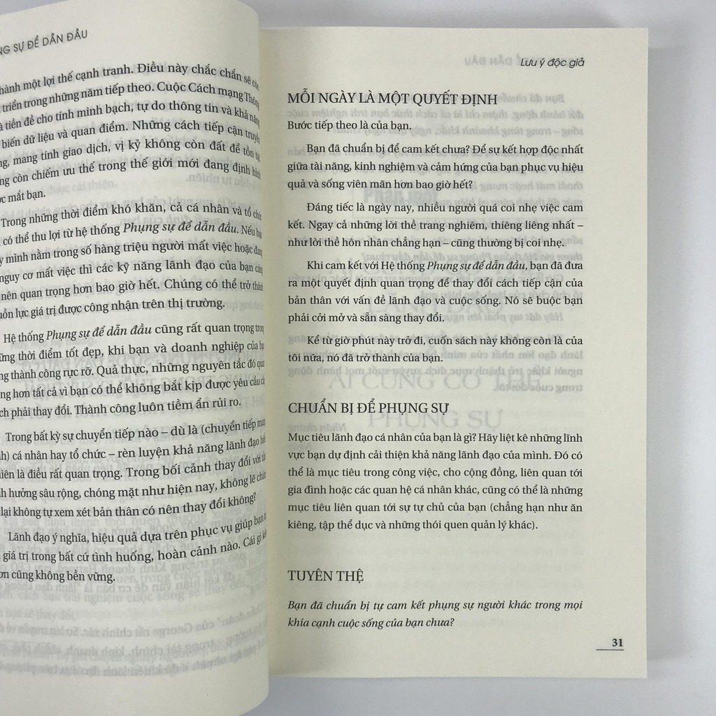 Sách - Phụng sự để dẫn đầu - Tư duy lãnh đạo thế kỉ 21 | BigBuy360 - bigbuy360.vn